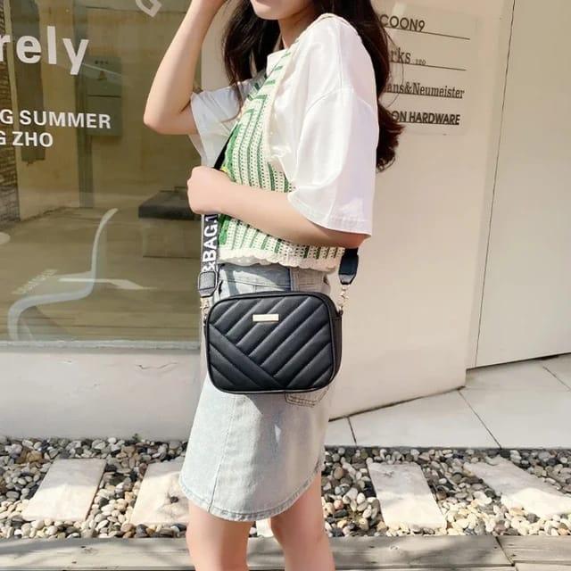 ✨ "Trendy Textured Crossbody Bag – Minimal Style, Maximum Charm + FREE Delivery"