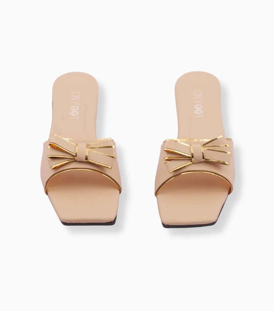“GlamHivePK™ Off-White Rhinestone Slippers – Elegant Women’s Fancy Wear ✨ | Free Delivery 🚚”