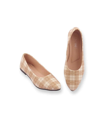 GlamHive™ Off White Printed Pumps – Elegant Charm & All-Day Comfort in One Step