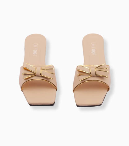 “GlamHivePK™ Off-White Rhinestone Slippers – Elegant Women’s Fancy Wear ✨ | Free Delivery 🚚”